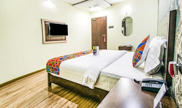 Princepark Bed & Breakfast Vellore Bagian luar foto